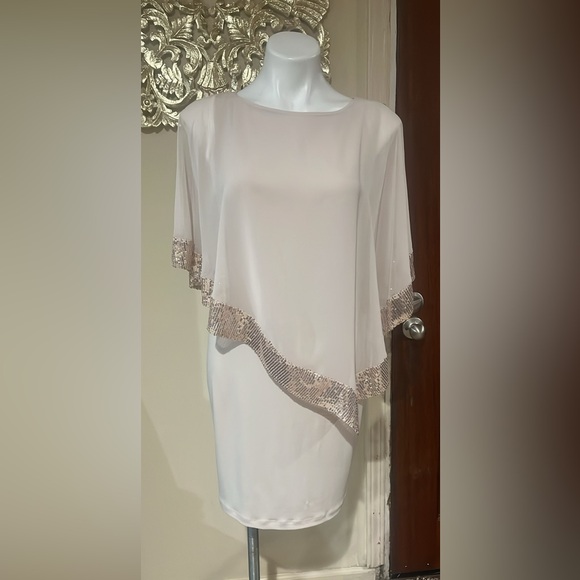 R & M Richards Dresses & Skirts - R & M Richards Cream Dress with Gold Accents